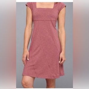 Horny‎ Toad Nemo Dress.  Mauve.  Size Small.